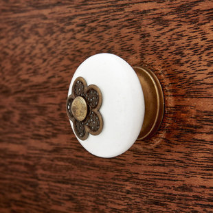 SHABBY RESTORE 1 1/4" Diameter Round Knob
