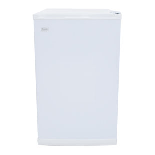 AVANTI PRODUCTS Avanti 2.8 cu. ft. Vertical Freezer