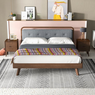 CORRIGAN STUDIO® Hodaya King Tufted Solid Wood and Upholstered Platform Bed