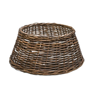 THE SEASONAL AISLE Ivyline Sustainable Wicker Tree Skirt
