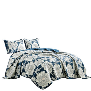 ESCA Floral Coverlet Set