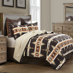 PASEO ROAD BY HIEND ACCENTS Yosemite Brown Tan White Aztec Print Southwestern Rustic Cotton Reversible Quilt Set
