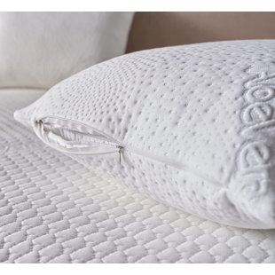 DOQU HOME Aloe Vera Pillow Covers Queen Size Set Of 2, Pillow Protectors Zippered, Hypoallergenic And Rejuvenating Skin-Friendly GOTS Certified Noiseless White Encasement