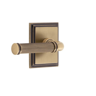 Grandeur Carré Square Rosette Privacy with Soleil Lever