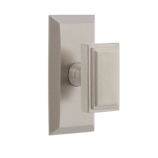 Grandeur Fifth Avenue Short Plate Privacy with Carré Door Knob