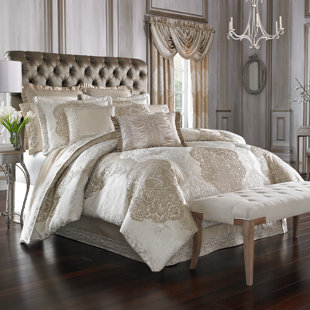 FIVE QUEENS COURT Lambert 4 Piece Comforter Set