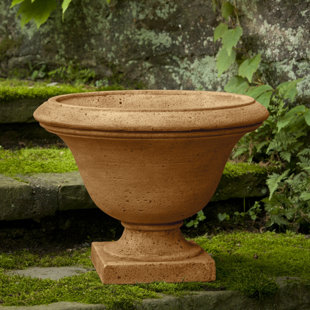 CAMPANIA INTERNATIONAL Moreland Urn Planter