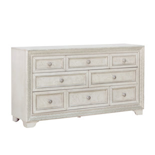PULASKI FURNITURE Camila 8 Drawer Dresser
