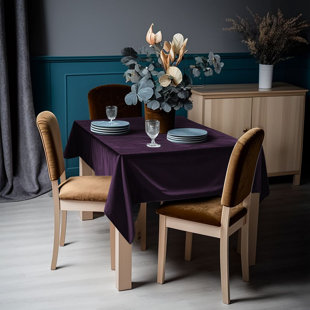 LILIJAN HOME & CURTAIN Quadratische Tischdecke aus mattem Samt