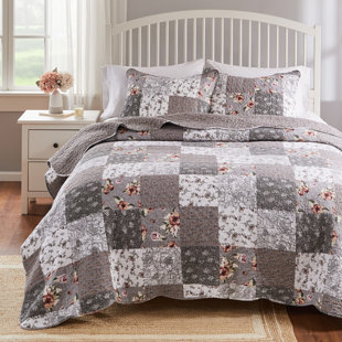 GREENLAND HOME FASHIONS Giulia Reversible Quilt Set