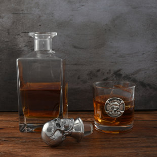 ARTHUR COURT DESIGNS Skull Glass Whiskey Decanter with Pair of Glasses
