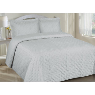 LCM HOME FASHIONS Standard Quilt Set