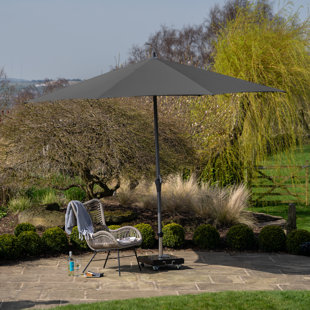 SOL 27 OUTDOOR Hatten Traditional Round Parasol