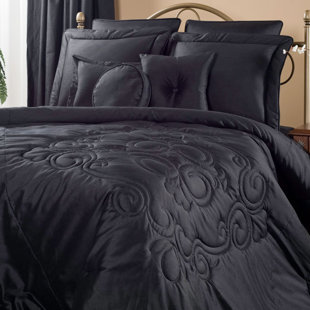 VICTOR MILL Medallion solid black with medallion quilted pattern 4 Piece Comforter Set