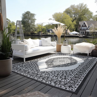 ELLE DECORATION Dynamic Ornamental Machine Woven Black Area Rug