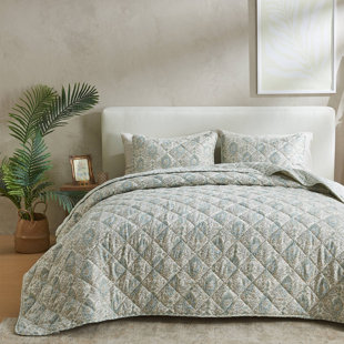 PATINA VIE MAISON Boho Floral Inspired Reversible Quilt Set with Shams