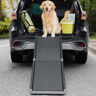 TUCKER MURPHY PET™ Folding Safety Dog Ramp