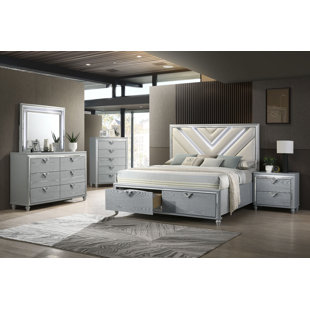 ROSDORF PARK Kashtian 5 Piece Bedroom Set