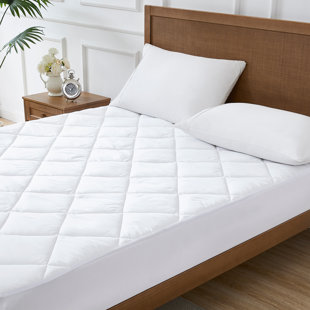 Stearns & Foster Plush PrimaLoft® Luxury Down Alternative 400 TC Mattress Pad