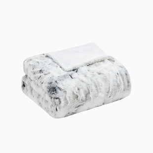 WENTY Throw Blanket