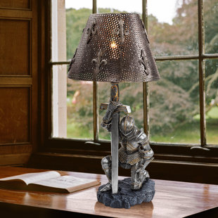 DESIGN TOSCANO At Battle's End Table Lamp