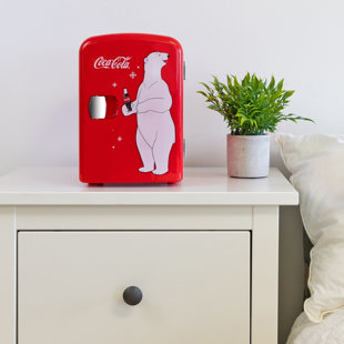 KOOLATRON EUROPE Coca Cola Polar Bear 4L Mini Fridge