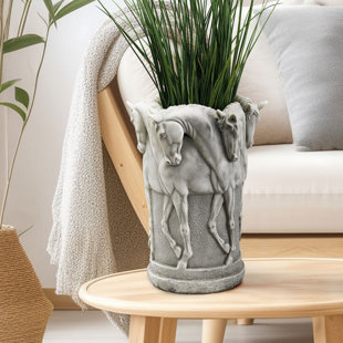 DESIGN TOSCANO The Six Stallions of the Hippodrome Vessel Table Vase