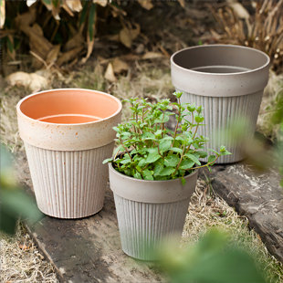 HUAJIN LILONG POT PLANTER Vertical Stripe Pattern Round Plastic Pot Planter (Set of 3) (Set of 3)