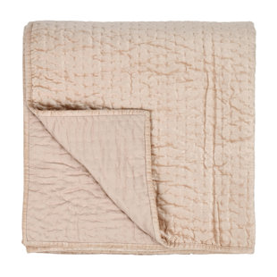 VILLA BY CLASSIC HOME Dimitry Rayon Hand Woven Quilt