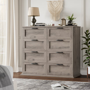 WADE LOGAN® Ausherman 8 - Drawer Double Dresser