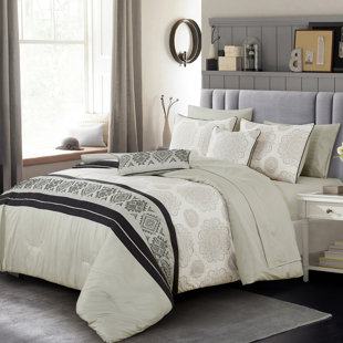 HOMECHOICE INTERNATIONAL GROUP Microfiber / Polyester Geometric Shapes Comforter Set