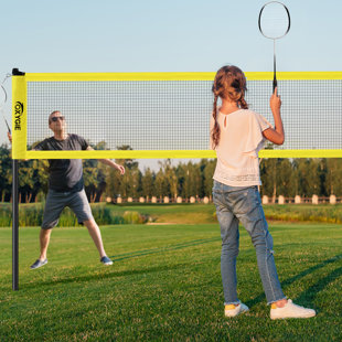 OXYGIE Portable Badminton Set, 4 Badminton Shuttlecocks, 4 Badminton Rackets, Winch System