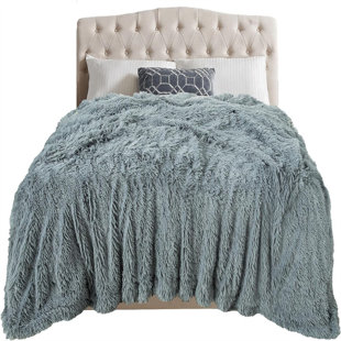 PRIYET Throw Blanket