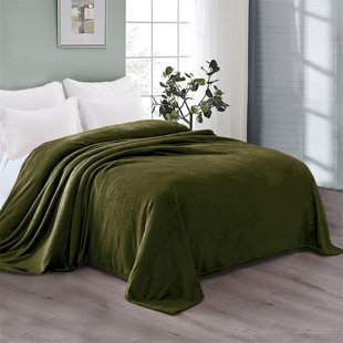 PRIYET Throw Blanket