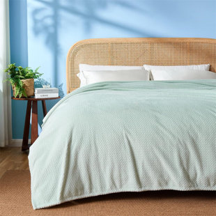 PRIYET Throw Blanket