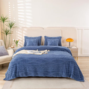 PRIYET Throw Blanket