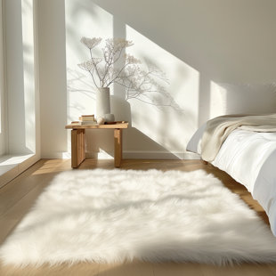 EVERLY QUINN Haja White Fluffy Faux Sheepskin Fur Shag Area Rug