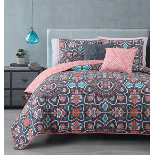 GENEVA HOME FASHION Geometric Shapes Quilt Set