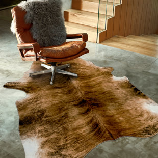UNION RUSTIC Arrow Drive Animal Print Hand Woven 190cm X 240cm Area Rug