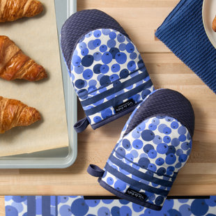 SUR LA TABLE KITCHEN ESSENTIALS Fresh Blueberries Fruit Mini Oven Mitt 2-Pack Set Blue/White 5.5"x8" (Set of 2)
