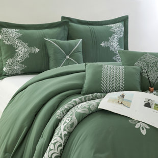 NANSHING AMERICA, INC Kelly 7 Piece Traditional Comforter Set