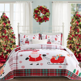 KINDRED HOME Christmas Quilt Set - Lightweight Soft Christmas Bedspread for Holiday Bedroom Decor (Quilt with 2 Shams)