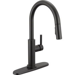 DELTA Nicoli Pull Down Sprayer Kitchen Sink Faucet, Single Handle Kitchen Faucet