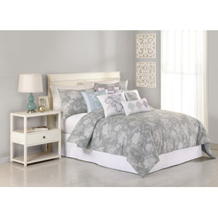 LAUREL AND MAYFAIR Heirloom Comforter Set