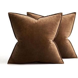 INKEDZ Pack of 2 Decorative Velvet Throw Pillow Cover Soft Chocolate Pillow Cover Soild Square Cushion Case for Sofa Bedroom Car 18x 18 Inch 45x 45cm