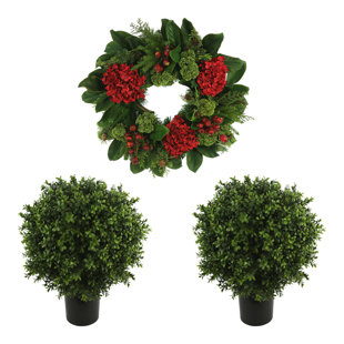 CREATIVE DISPLAYS, INC. 26" Holiday Wreath with Two UV Rated Boxwood Drop-Ins