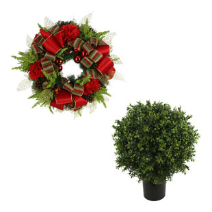 CREATIVE DISPLAYS, INC. 26" Holiday Wreath with UV Rated Boxwood Topiary