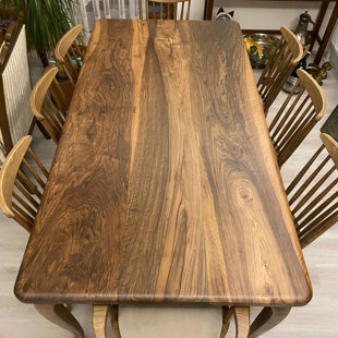 UPP ULTIMATE PREMIUM PRODUCTS Walnut Dining Table