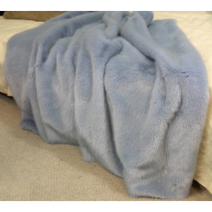 ISABELLINE Joanna Throw Blanket