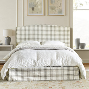 14 KARAT HOME INC. Justus Upholstered Platform Bed